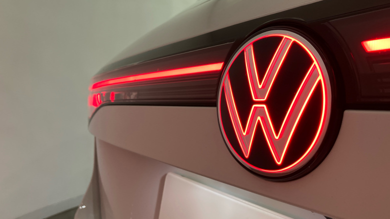 Volkswagen Passat 1.5 eTSI R-Line 5dr DSG Petrol Estate